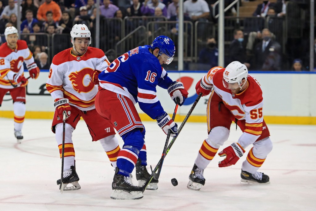 Ryan Strome returns to ice for Rangers after bout with
COVID-19 1