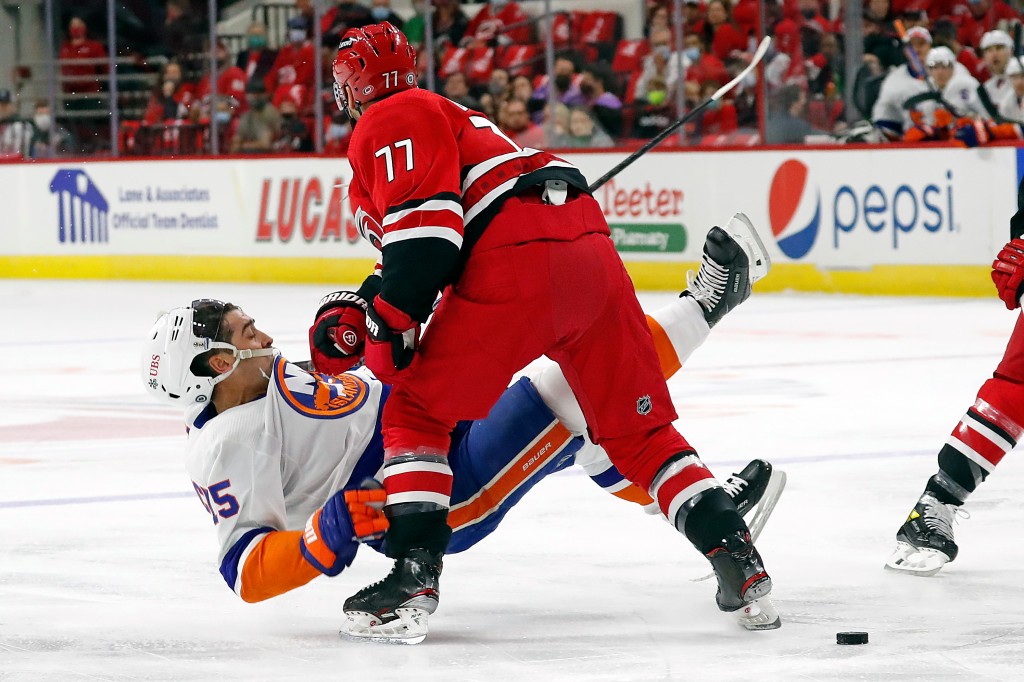 Islanders blown away by Hurricanes in season opener 1
