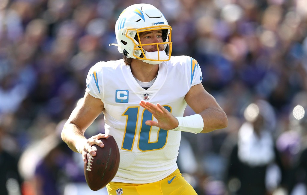 Patriots vs. Chargers odds, prediction: New England will
keep it close 1
