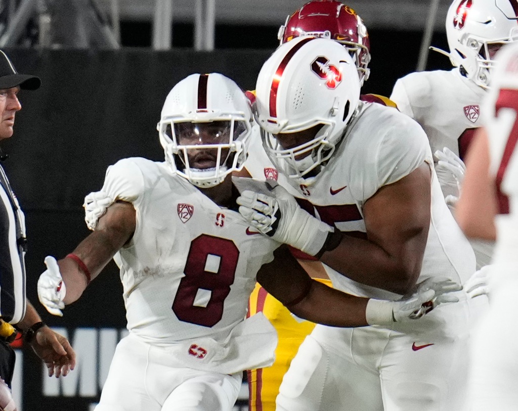 Playing college football games didn’t spread coronavirus
among athletes, study suggests 1