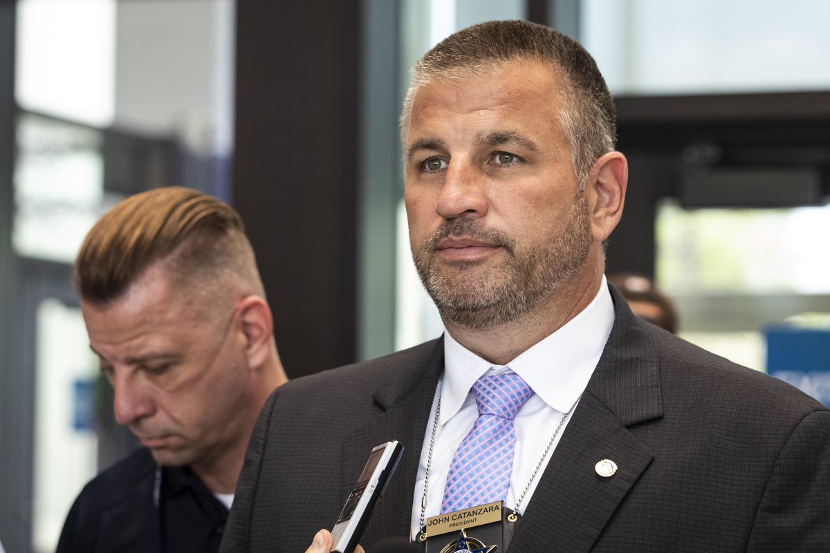 Chicago police union boss tells officers to ignore COVID-19
vaccine mandate – ‘Hold the line’ 1