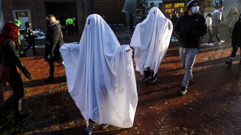 Halloween is back. So are COVID-19 precautions. Here’s what
Boston is recommending. 1