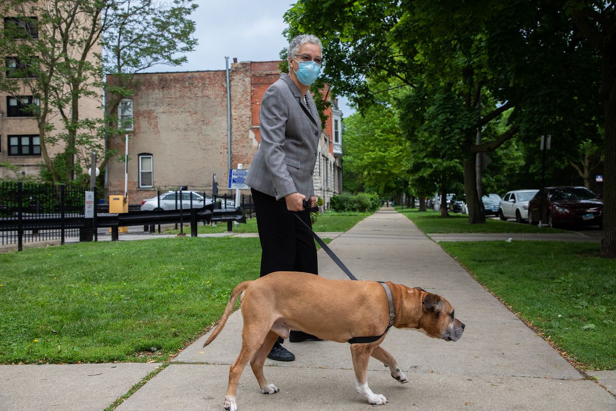 Officer guarding Toni Preckwinkle’s Chicago home shot at
suspect during carjacking attempt early last week 1