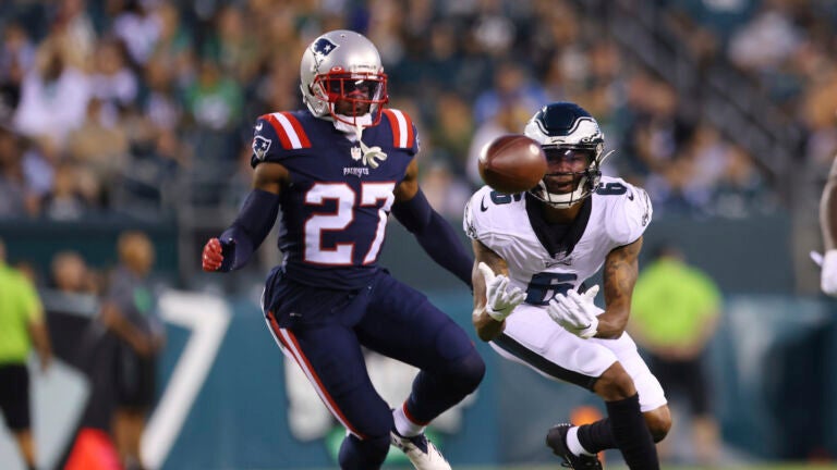 Trent Brown, J.C. Jackson among 8 Patriots questionable for
game vs. Buccaneers 1
