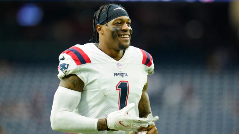 Here’s what a potential Patriots trade involving N’Keal
Harry might look like 1