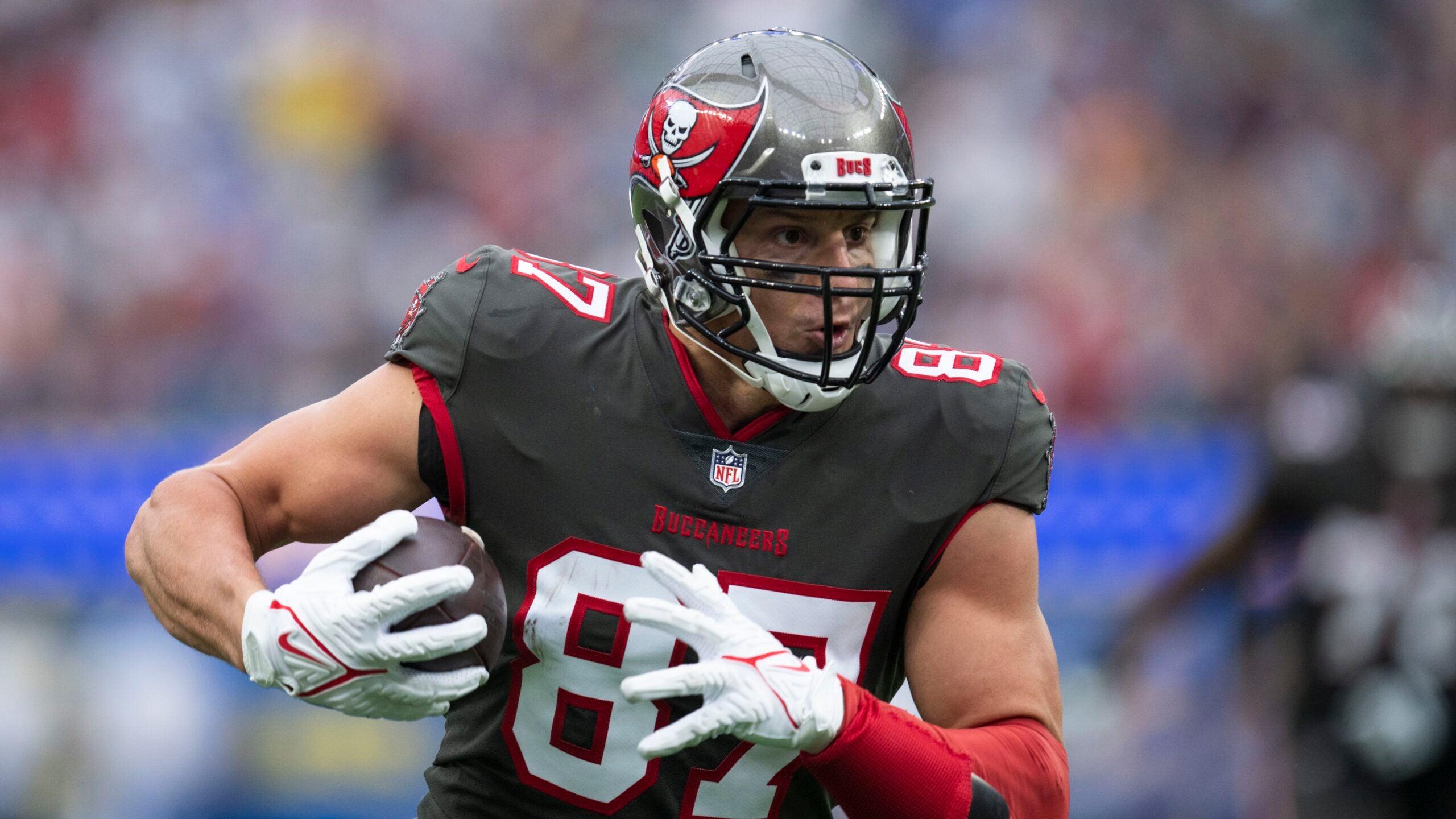 Rob Gronkowski will reportedly miss Sunday’s
Buccaneers-Patriots game 1