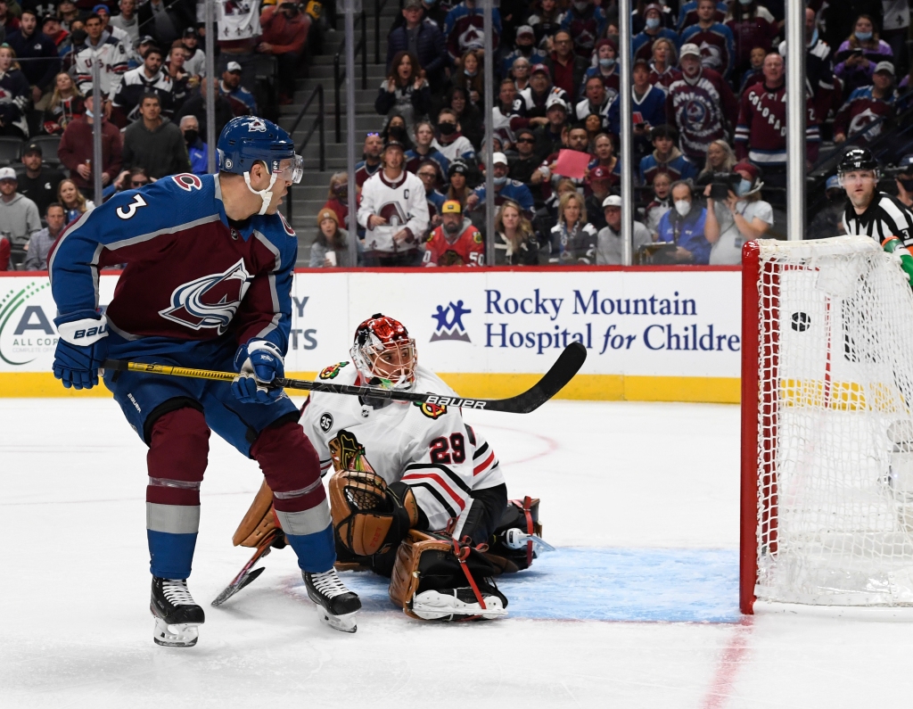 Avalanche uses hot start to defeat Blackhawks in season
opener 1