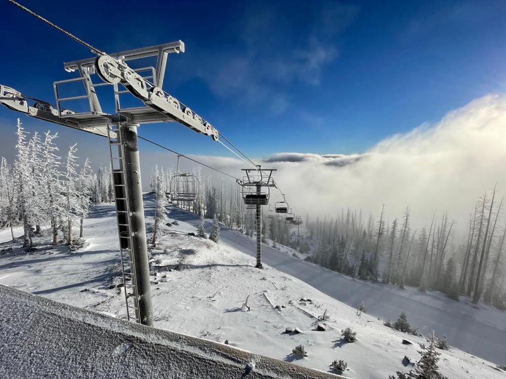 One Colorado ski area opens this weekend after a 14-inch
snow dump 1