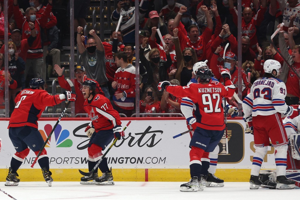 Rangers embarrassed in season-opening loss to
Capitals 1