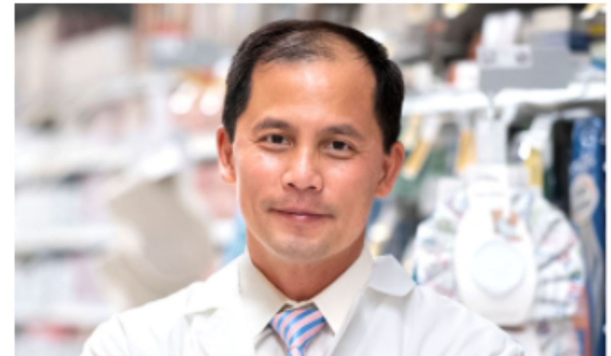 Northern Virginia pharmacist honored for delivering
prescriptions to quarantined elderly 1