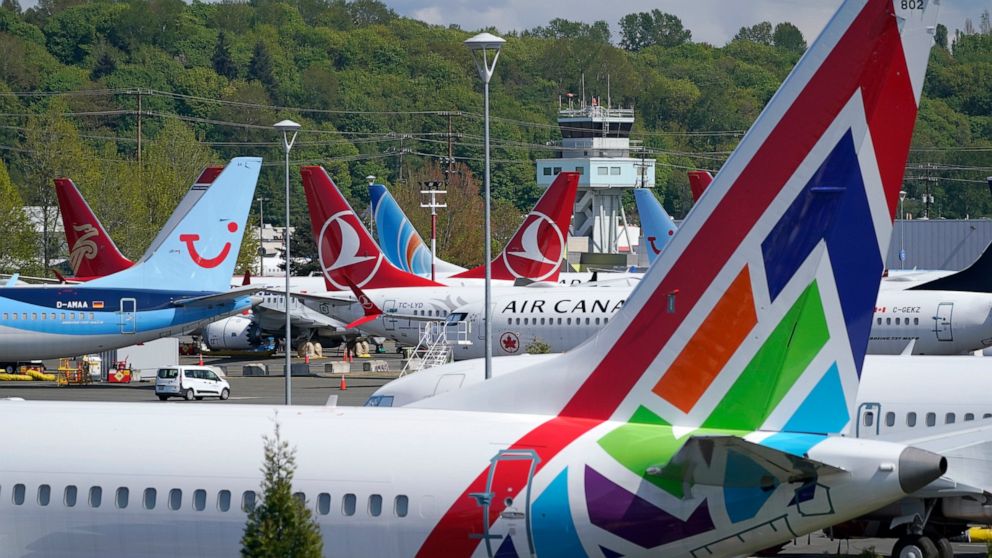 Boeing tells workers they must get COVID-19 vaccine 1