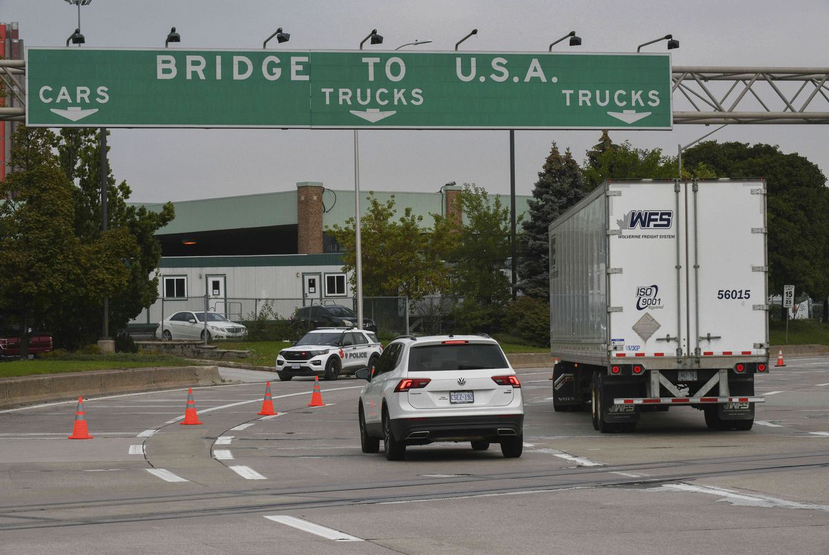 U.S. reopening land borders with Canada and Mexico — to
those vaccinated against COVID 1 U.S. reopening land borders with Canada and Mexico — to
those vaccinated against COVID 1