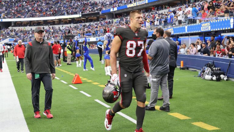 Rob Gronkowski returns to practice ahead of Sunday’s
Buccaneers-Patriots game 1