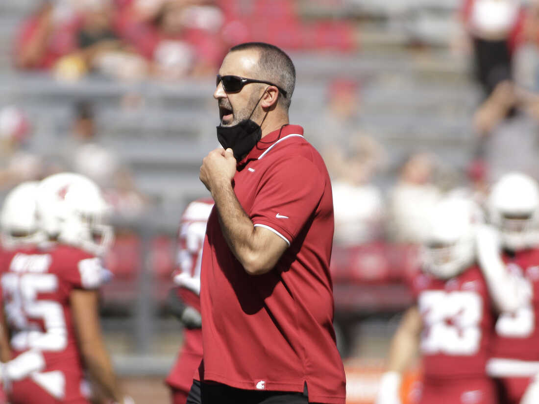 Washington State fires its football coach over COVID-19
vaccine mandate 1