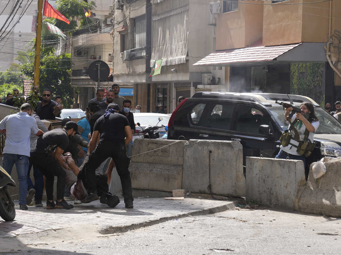 5 people were killed at a protest linked to the massive 2020
blast in Beirut 1