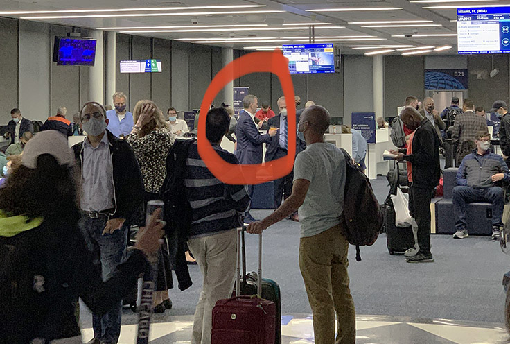 SPOTTED: Illinois Dem Sean Casten at Chicago Airport WITHOUT
A MASK 1