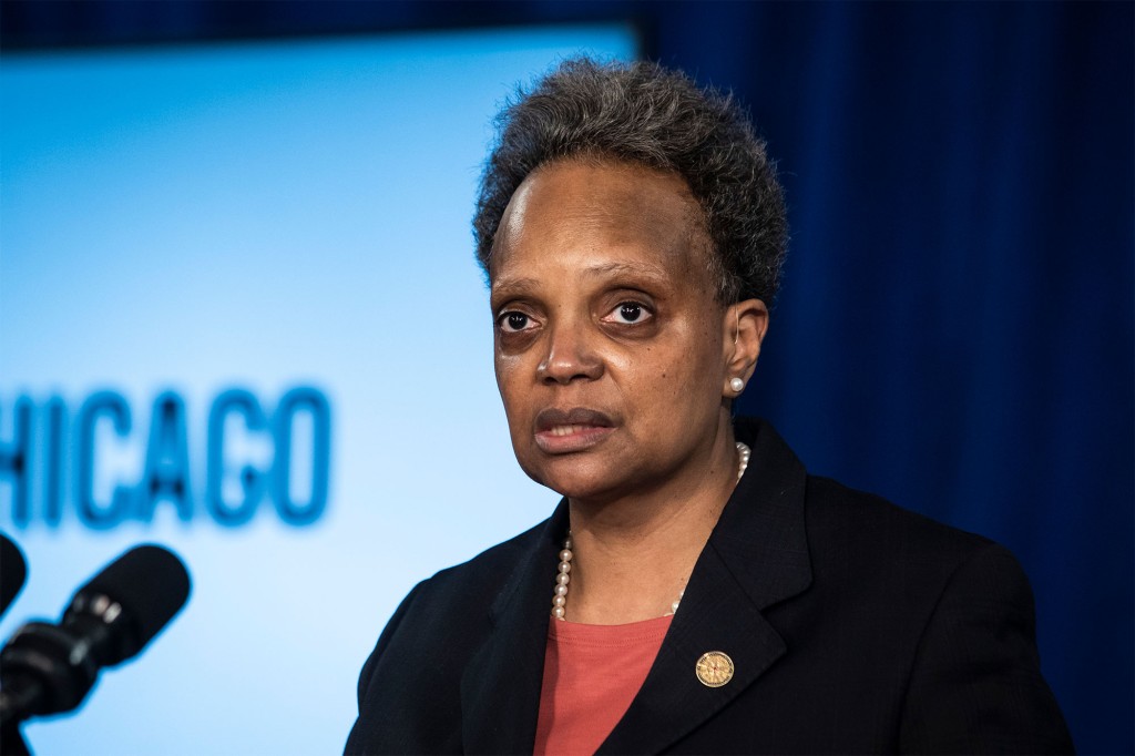 Chicago police union boss tells cops to defy COVID-19
vaccine mandate 1
