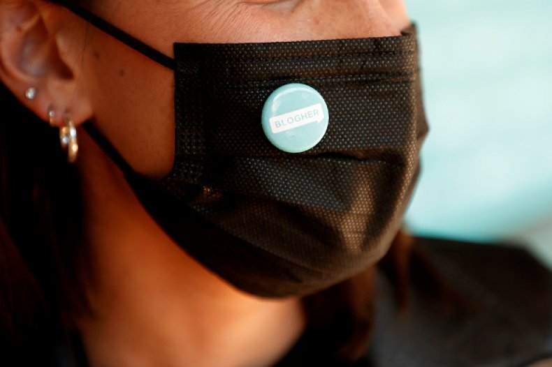 CDC Doesn't Plan to Change Mask Recommendations as
Transmission Remains High Across U.S. 1
