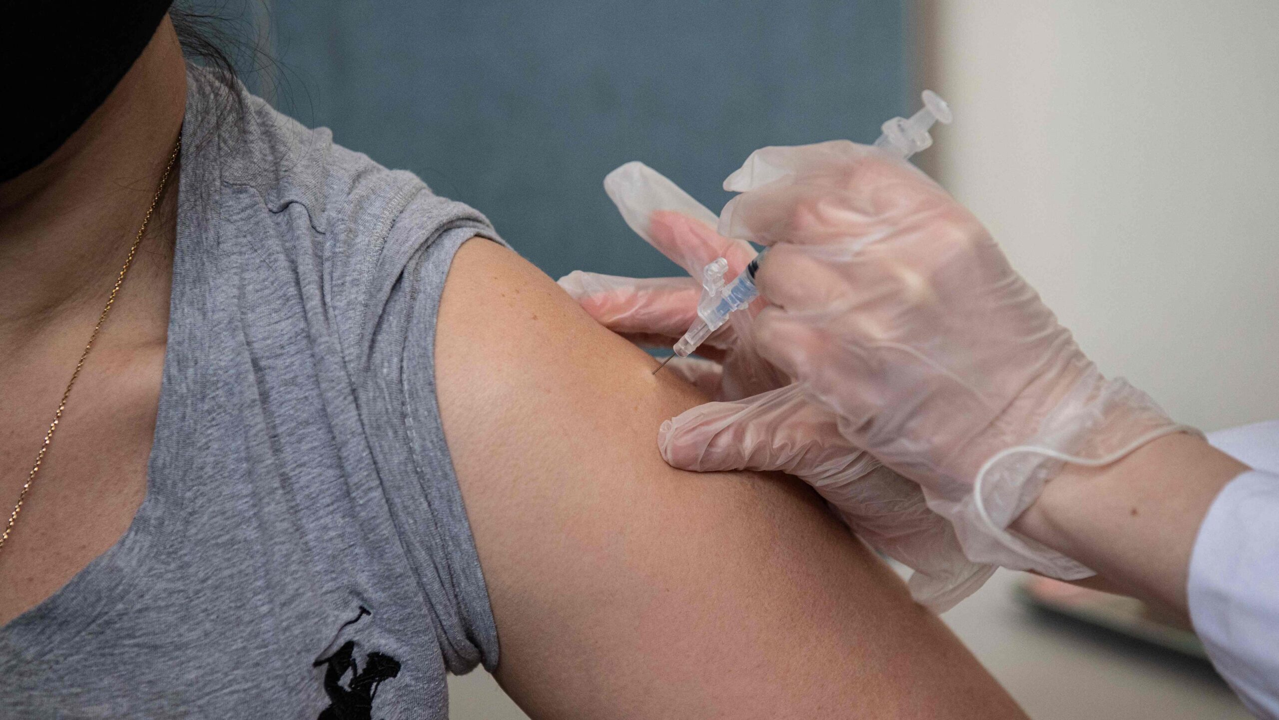 FDA supports Moderna COVID-19 booster shots for some, MLB
playoffs update: 5 Things podcast 1