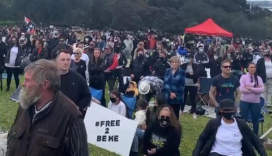 “We’ve Been Locked Up For Almost 50 Days” — Thousands Rally
Against Auckland Lockdown As Public Opposition Grows 1