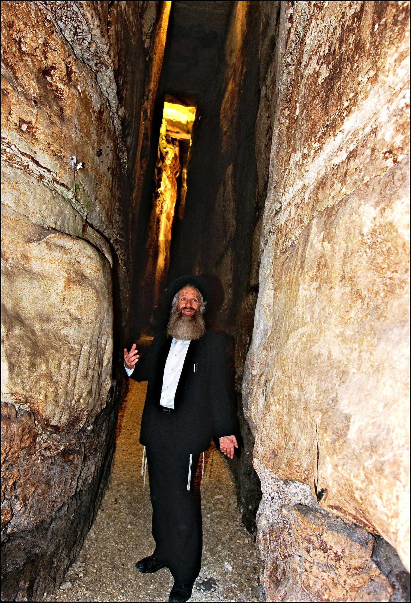 No Way Out: How the Opening of a Tunnel Blocked the Path to
Peace in Jerusalem 1