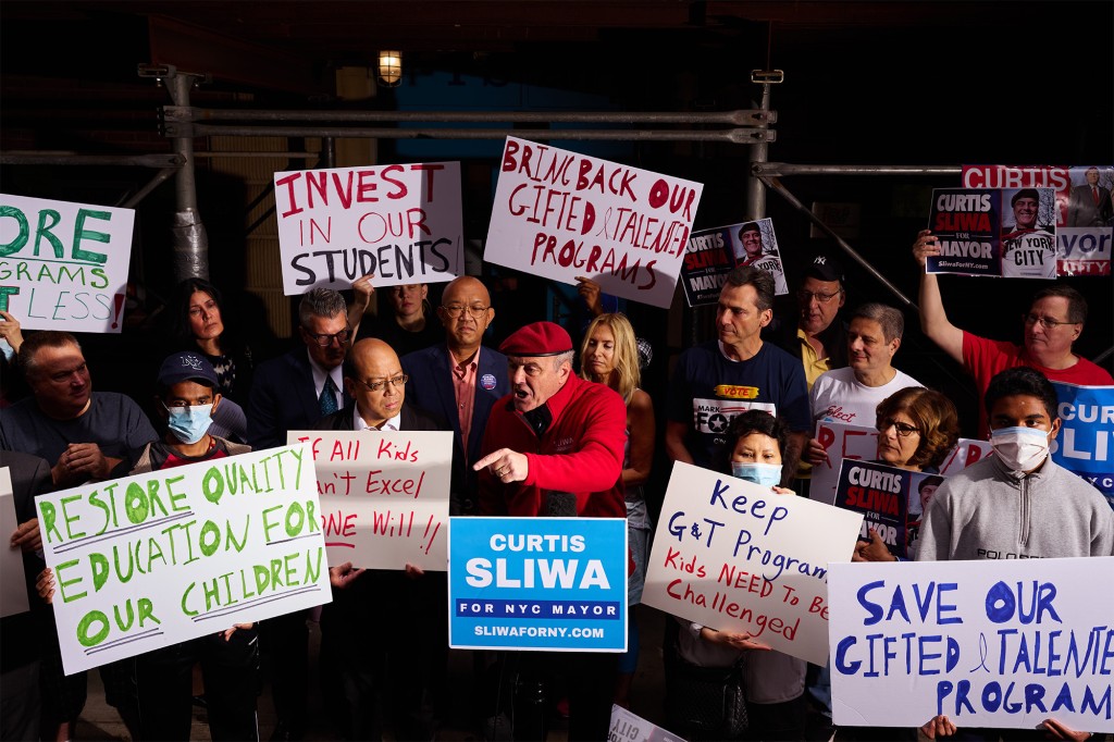 De Blasio’s final ‘gift’ to New York City is ruining its
schools: Goodwin 1