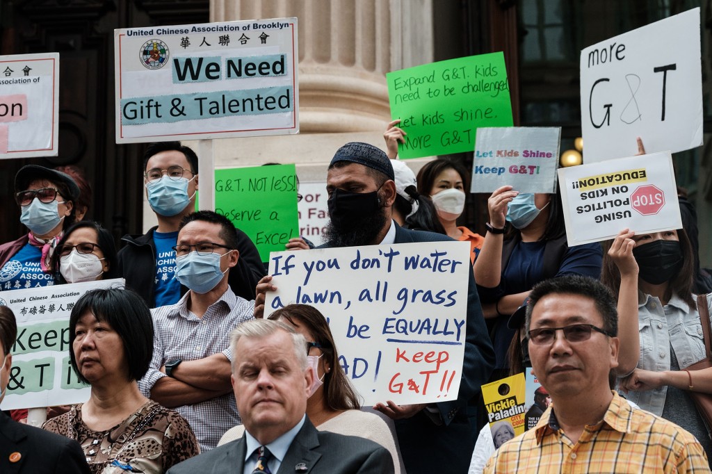 Protesters call on de Blasio to expand Gifted and Talented
program 1