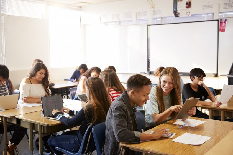 Student Shows Internet How to Cheat During Class With New
iPhone Feature 1