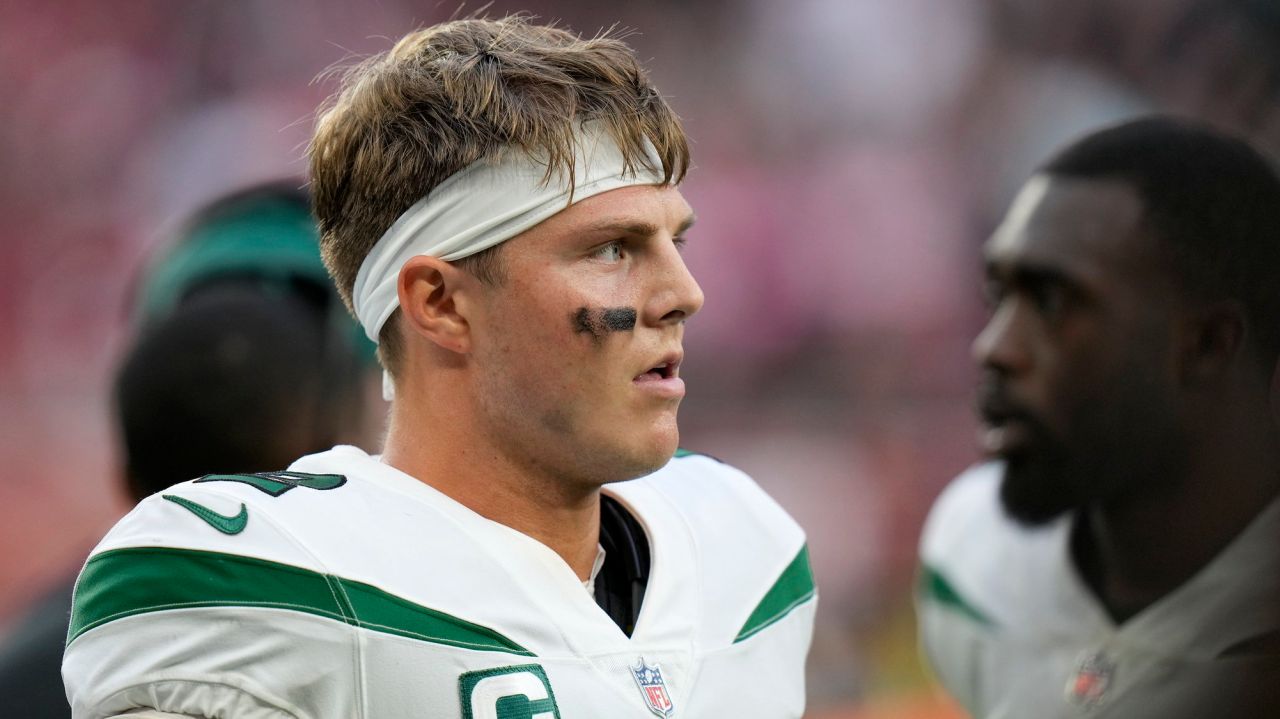Zach Wilson confident, re-energized as Jets
QB prepares for Patriots after bye 1 Zach Wilson confident, re-energized as Jets
QB prepares for Patriots after bye 1