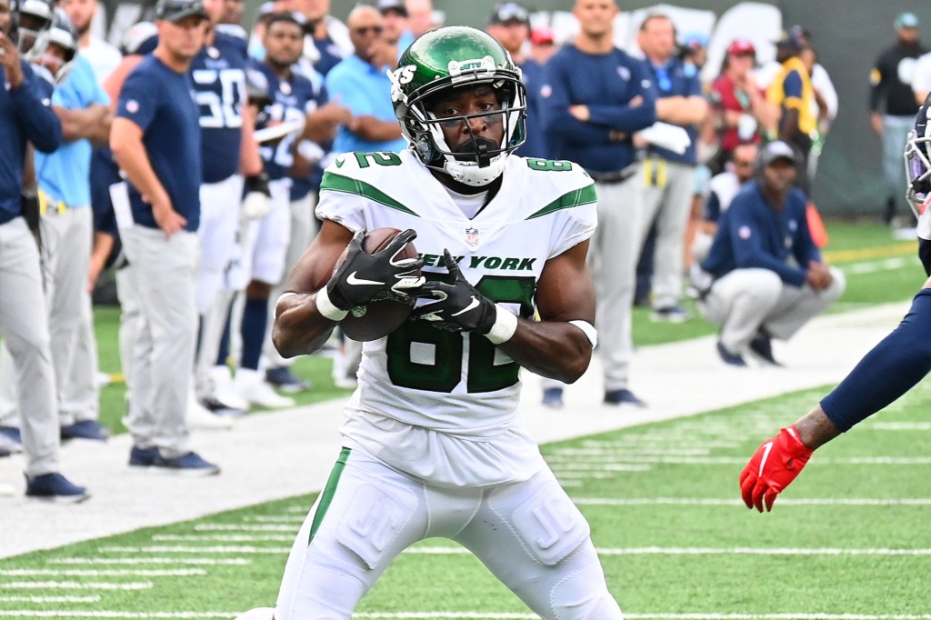 Jets’ Jamison Crowder focused on Patriots, not ominous trade
deadline 1