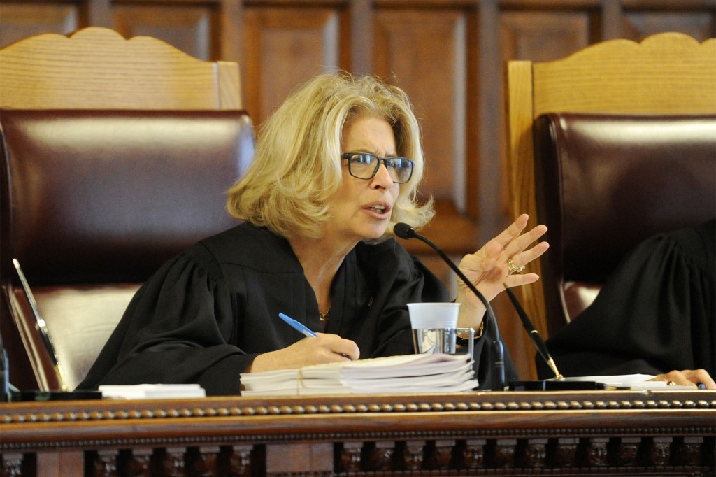 One of NY’s most senior judges barred from courthouse over
COVID-19 vaccine 1
