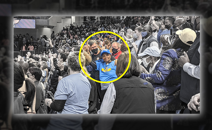 RECKLESS: Chicago Mayor Lori Lightfoot Shuns Mask Mandate at
Surprisingly Crowded WNBA Game 1
