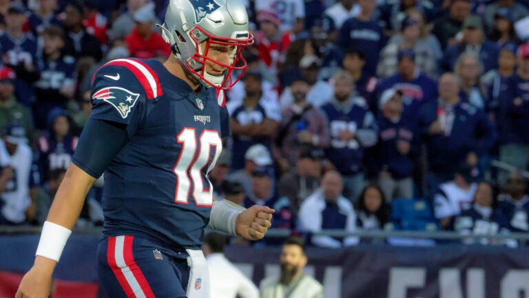 What experts are predicting for this Sunday’s Patriots-Jets
game 1