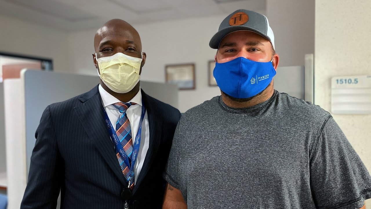 Florida doctor convinces a stranger at a restaurant to get a
COVID-19 vaccine: 'Humbled' 1