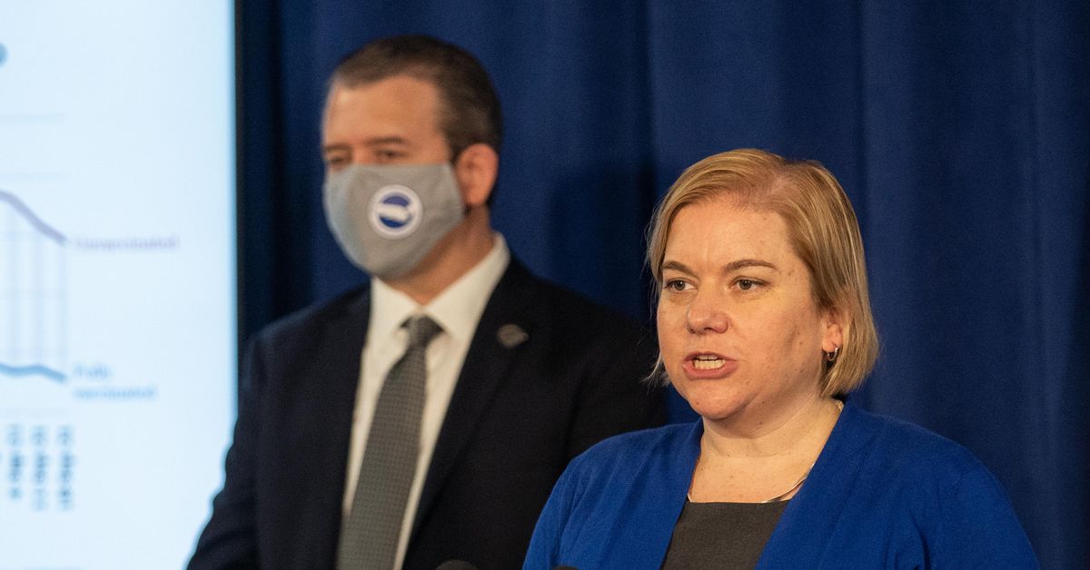 CPS drops quarantine to 10 days after just 1.6% of kids
exposed to COVID at school test positive 1