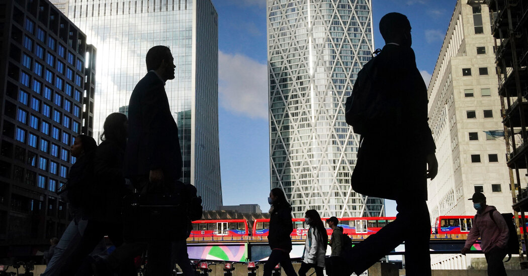 Blackstone in London Sets Vaccine Rule to Work in
Office 1