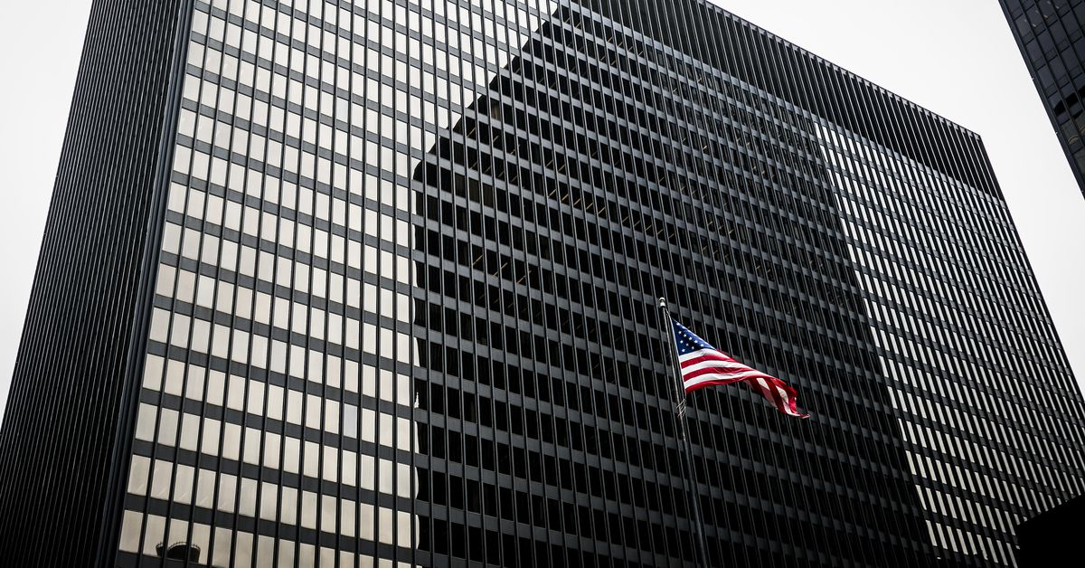 Ex-Cook County correctional officer subject of federal
prostitution investigation 1