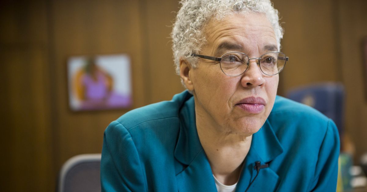 Security detail opened fire at carjacker outside Cook County
president’s home last week, but details remain sketchy 1