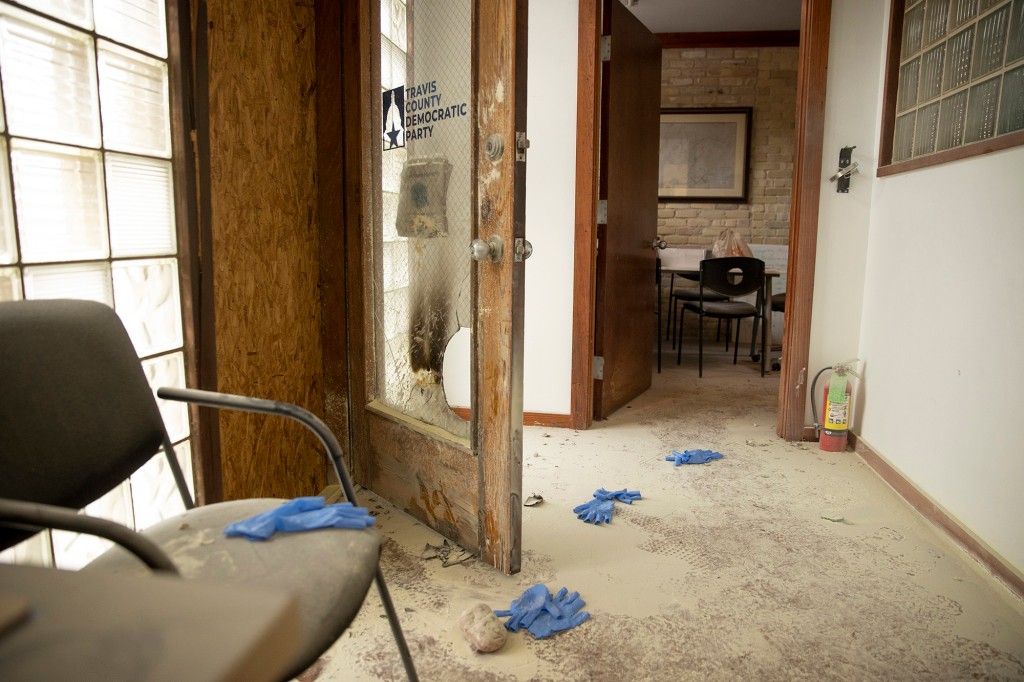 Man arrested for hurling Molotov cocktail into a Democratic
office in Texas 1