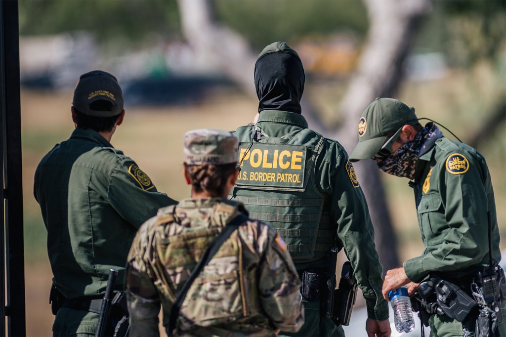 Border reportedly ‘wide open’ after states pull National
Guard troops 1