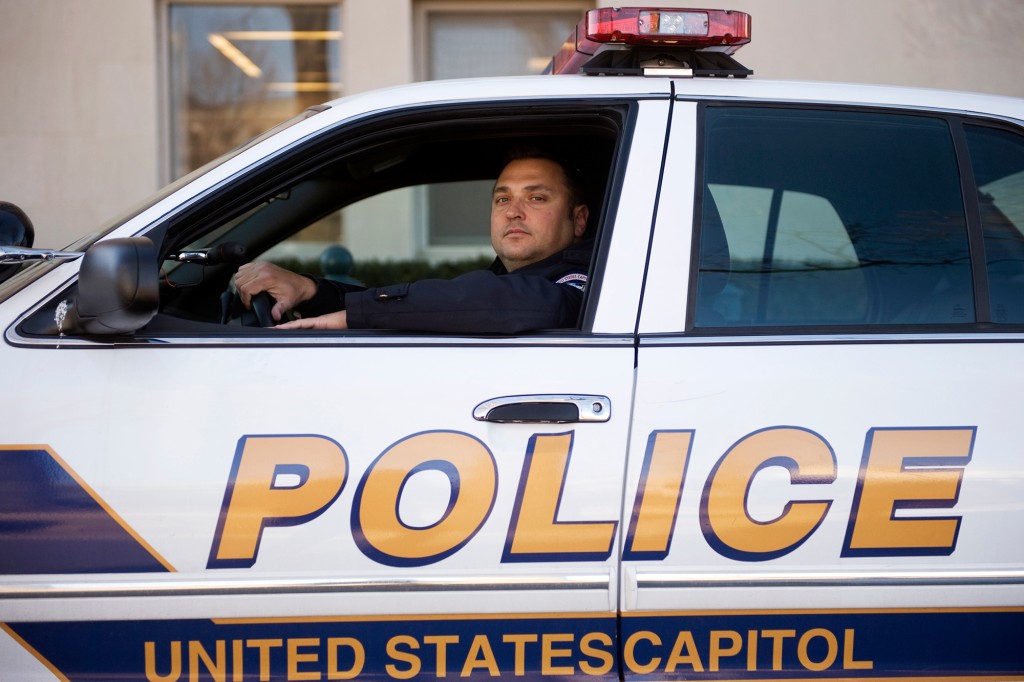 US Capitol cop helped alleged rioter scrub Facebook account,
feds say 1