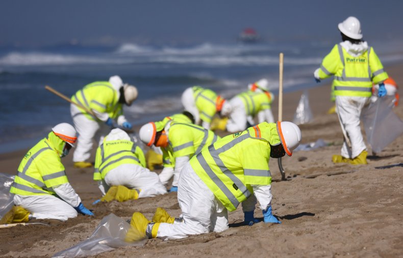 Pipeline Responsible for California Oil Leak Split Open,
Moved Over 100 Feet 1