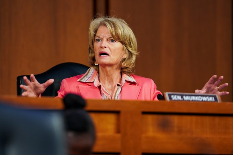 Alaska Man Threatened to Kill Sen. Murkowski in Phone Calls
to Her Office, Authorities Say 1
