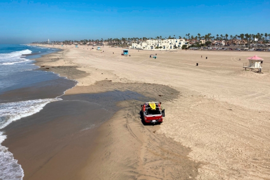 ‘Surf City USA’ beach reopens after offshore spill 1