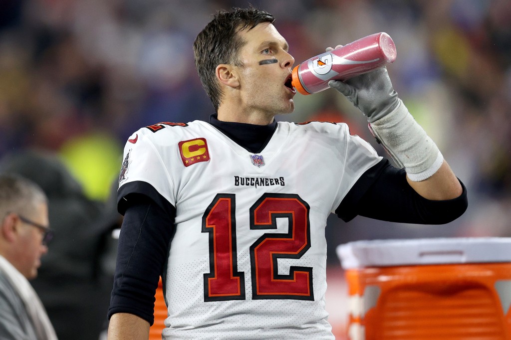Patriots fan Schwartzy goes viral for acting extremely
Boston during Tom Brady’s return 1