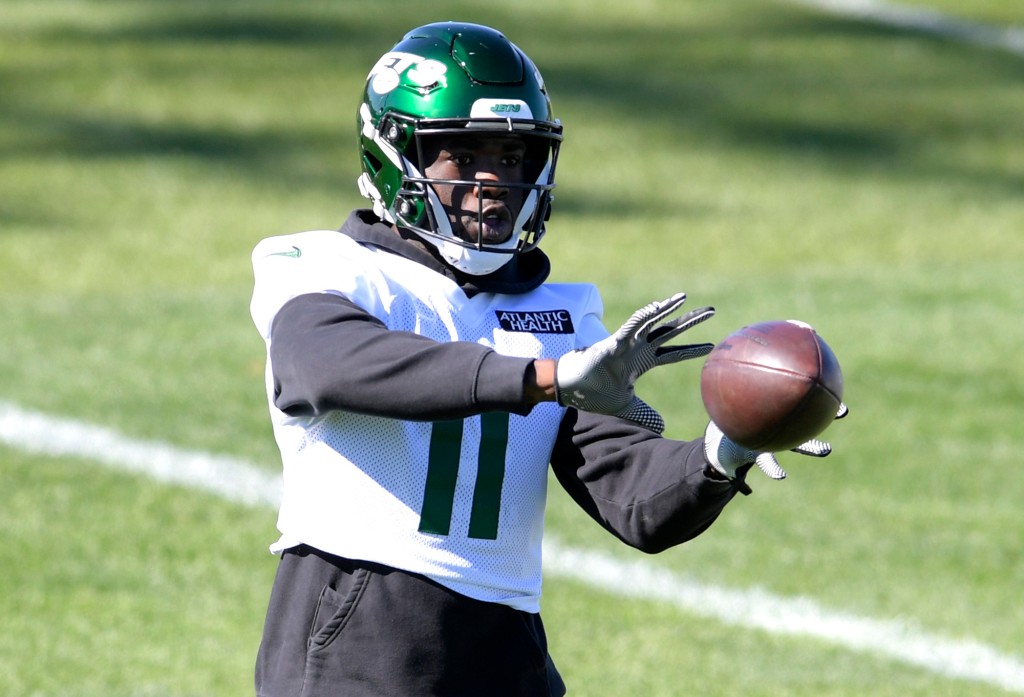 Jets place Denzel Mims on NFL’s COVID-19 list in another
potential setback 1