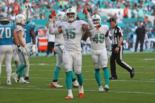 Dolphins’ rookie class providing building blocks for
franchise after career days for Waddle, Phillips 1