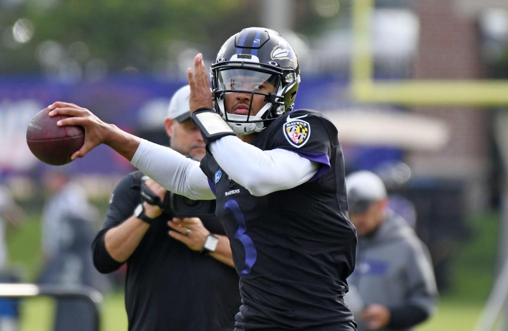 Ravens place CB Kevon Seymour on reserve/COVID-19 list,
release ex-Calvert Hall QB Kenji Bahar 1