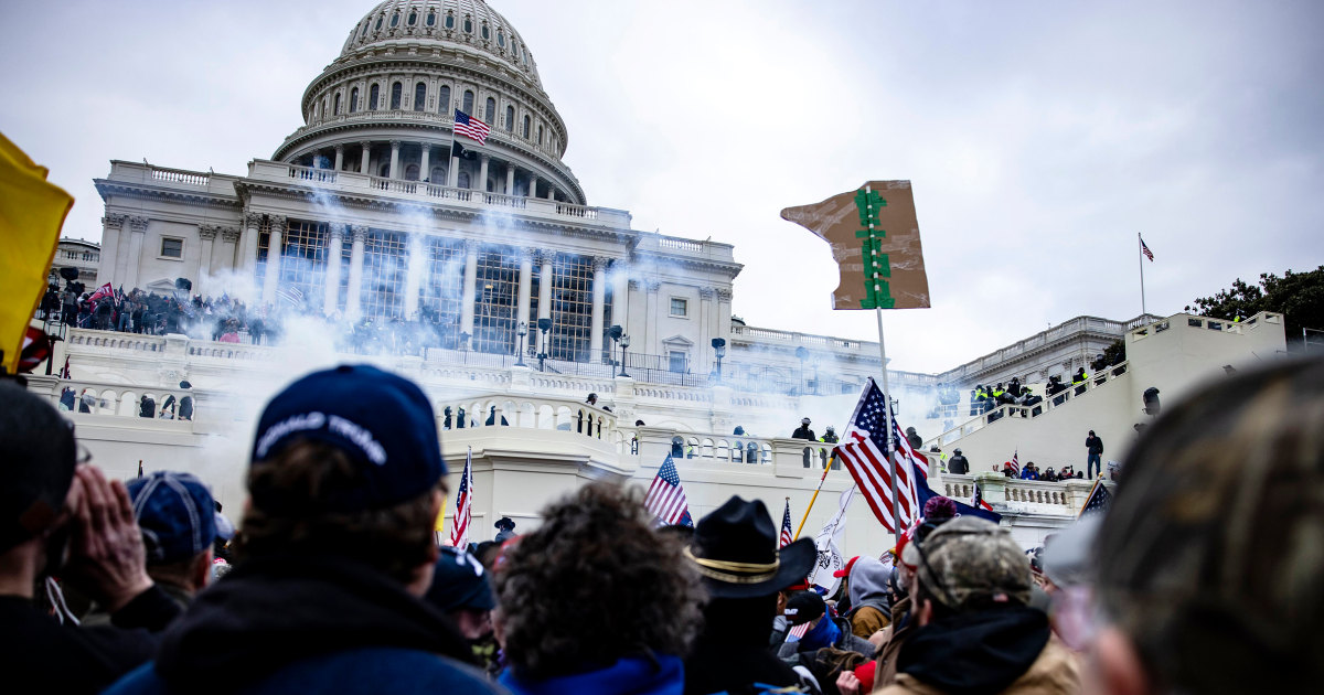 Teacher who resigned after attending Capitol riot elected to
school committee 1