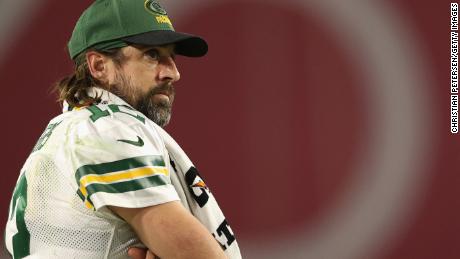 Minnesota Vikings vaccinated player was rushed to ER with
Covid-19 symptoms, coach says 1